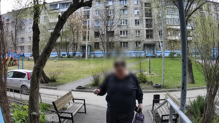 «Упадет, схватится за сердце, а вечером прибежит домой!» Челябинец полгода скрывается от суда за избиение дочери, вызывая скорую